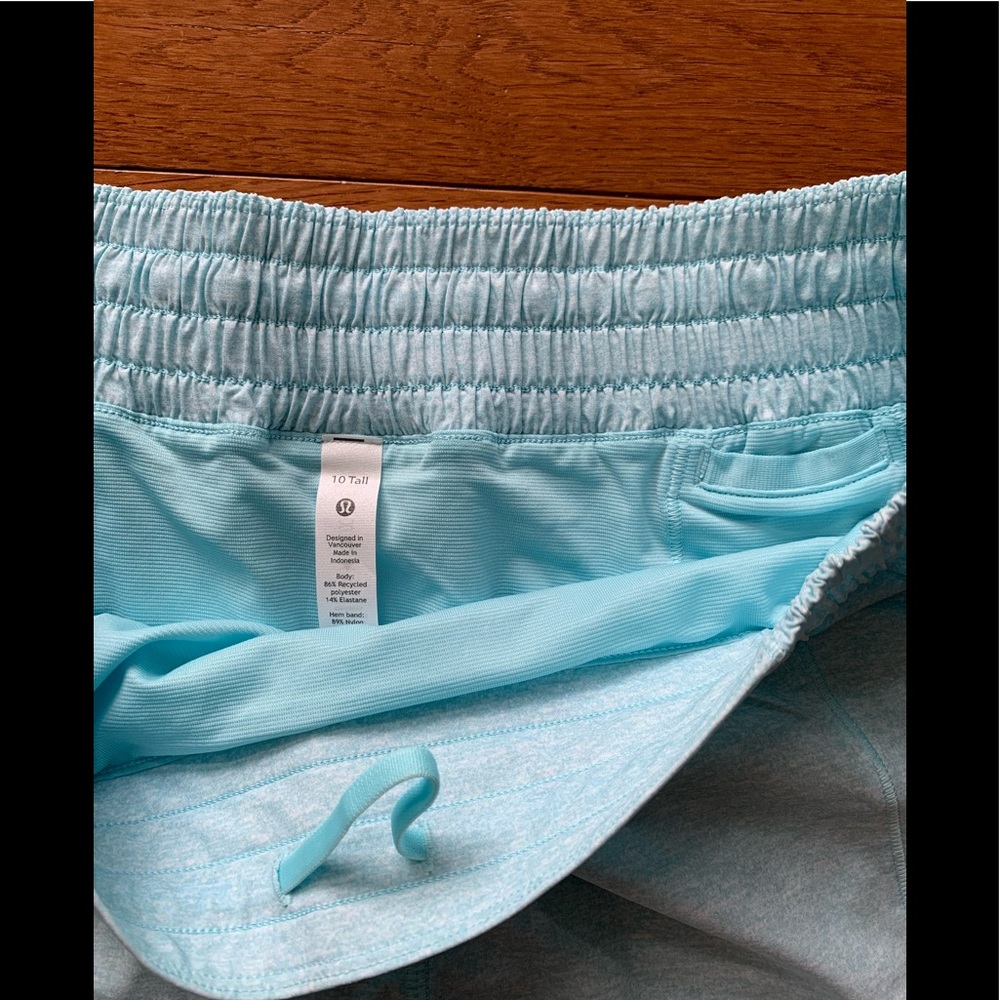 LULULEMON HIGH RISE HOTTY HOT SHORT 4”-ICING BLUE - Picture 13 of 16